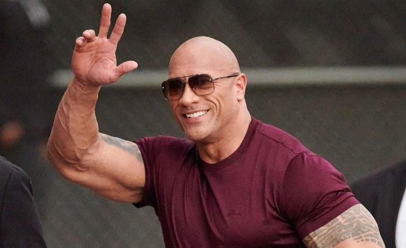 Dwayne Johnson, ailesi ile birlikte koronavirüse yakalandığını açıkladı