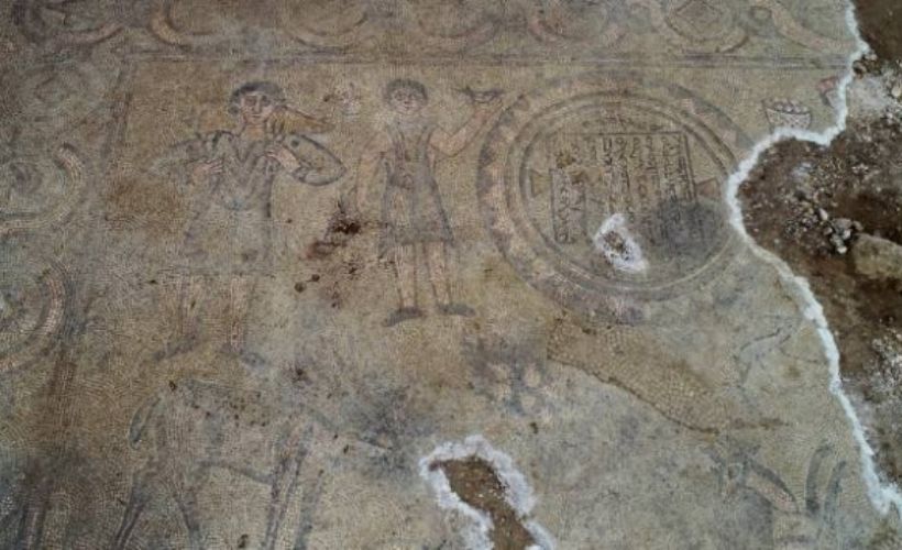 Bin 600 yıllık mozaikler defineciler tarafından tahrip edildi