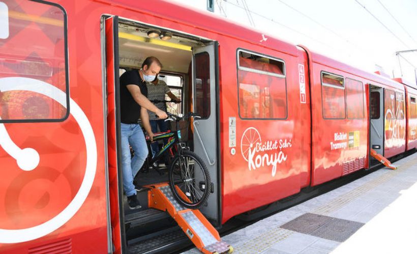 Konya'da bisiklet tramvayı