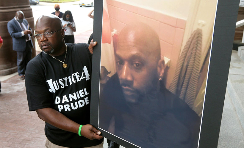 Siyahi Prude’un ölümünden sorumlu 7 polis görevden alındı