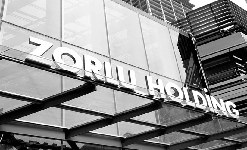 Zorlu, gençlerin yanında olmaya devam ediyor