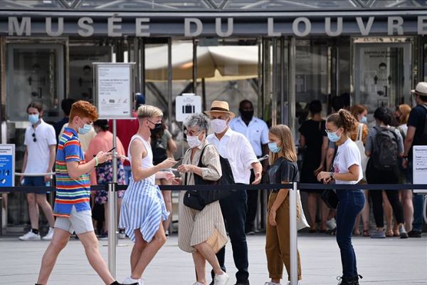 Fransa'da son 24 saatte 7 bin 71 Kovid-19 vakası tespit edildi