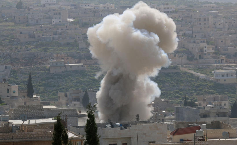 Esed rejimi İdlib'e saldırdı: Ölü ve yaralı siviller var
