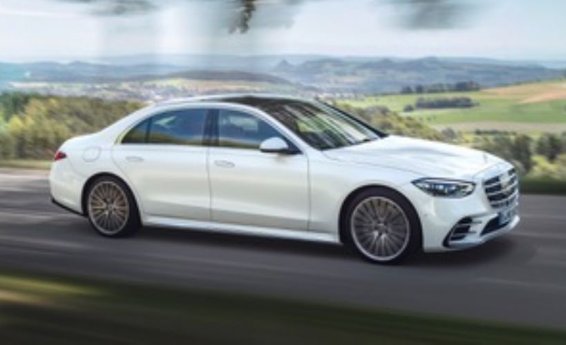 Mercedes S-Class Hem Geleceğin Hem Yasaların Sınırlarını Zorluyor