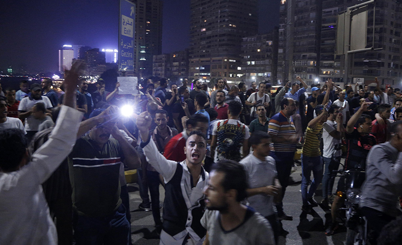 Sisi yönetimine, ruhsatsız bina yıkımı protestosu