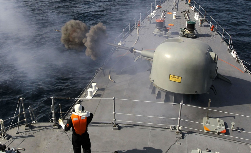 İran ordusundan Umman Denizi'nde askeri tatbikat