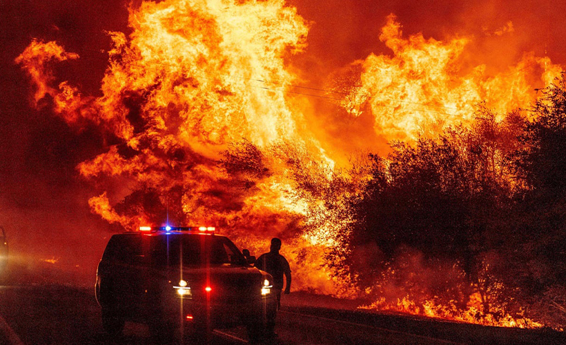 ABD, üç eyalette çıkan yangınlarla baş edemiyor
