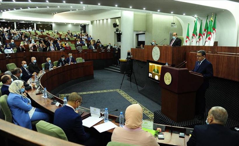 Cezayir'de Anayasa değişiklik taslağı kabul edildi