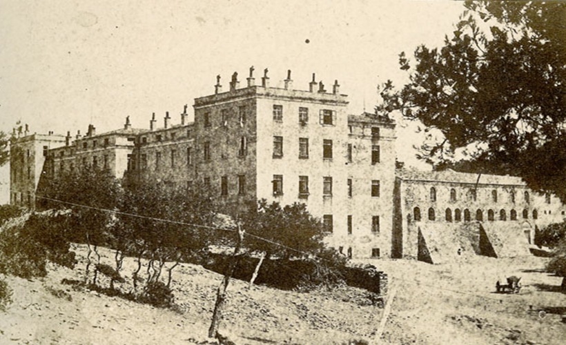 Tüm heybetiyle Heybeliada