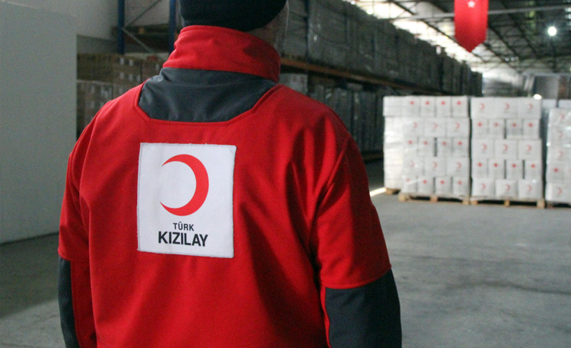 Suriye'nin kuzeyinde Türk Kızılay aracına saldırı