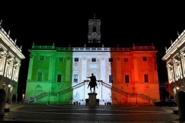 İtalya'nın Kovid-19 vaka sayıları düşüyor