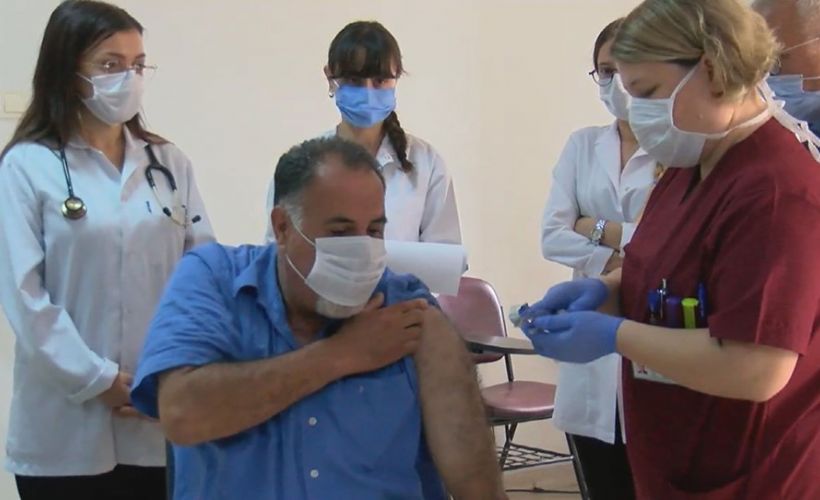400 kişiye ilk doz aşı başlatıldı