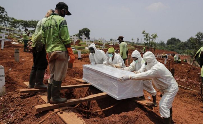 Dünya genelinde Covid-19 ölümleri bir milyonu aştı