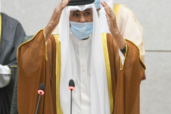 Kuveyt'in yeni emiri Şeyh Nevvaf yemin etti