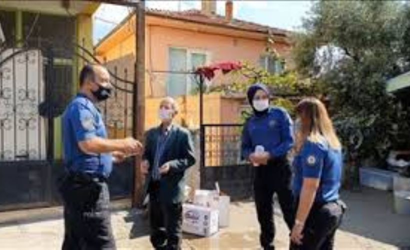 Polis karantinayı ihlal eden Kovid-19 temaslısını kahvehanede buldu