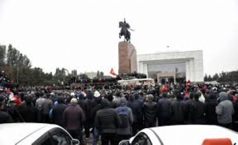 Eski Kırgızistan Cumhurbaşkanı Atambayev'in taraftarları da cezaevinden çıkarıldı