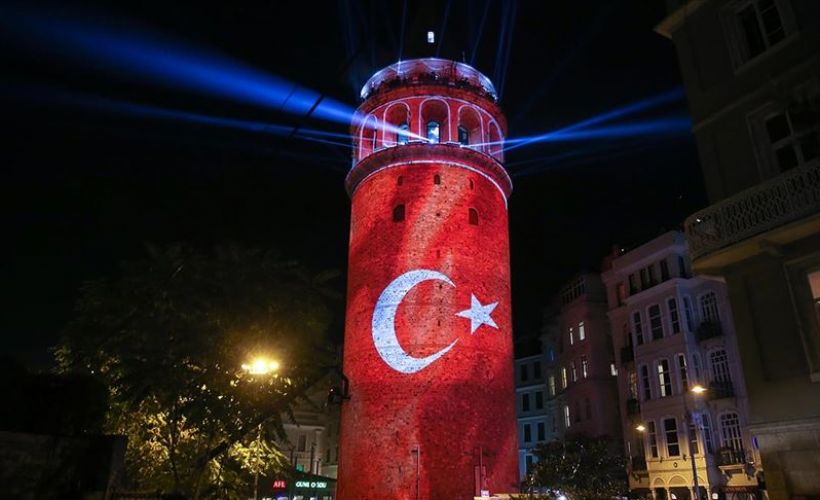 İstanbul'un simgelerinden 'Galata Kulesi' ziyarete açıldı