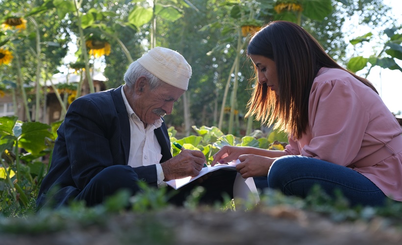 'Kızlar okusun babalar cahil kalmasın'