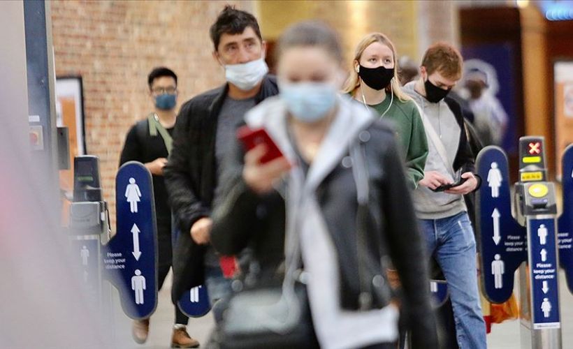 İngiltere'de son 24 saatte 12 bin 872 Kovid-19 vakası görüldü