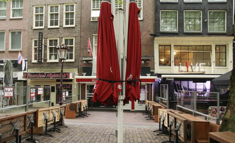 Bir Avrupa ülkesinde tüm bar, restoran ve kafeler kapatıldı