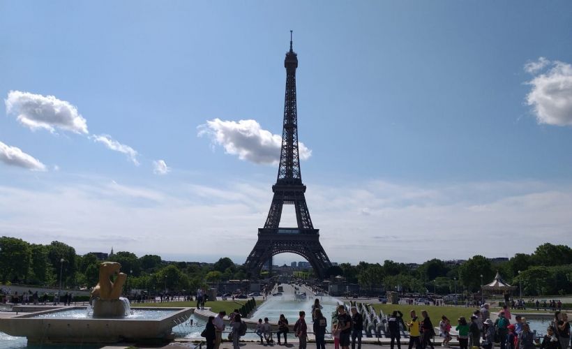 Fransa'da sokağa çıkma yasağına uymayana para cezası