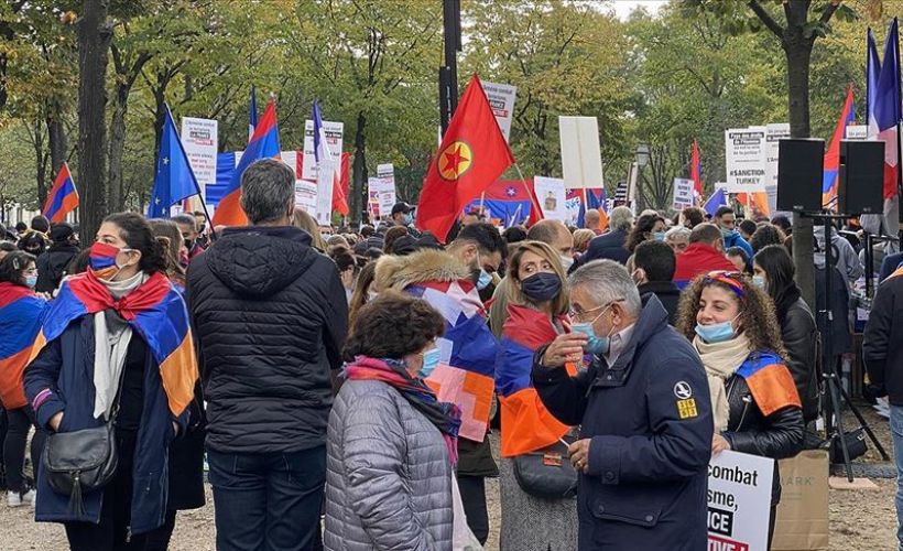 Paris'te terör örgütü PKK'nın katılımıyla Ermenistan'a destek gösterisi