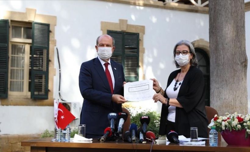 Ersin Tatar cumhurbaşkanlığı mazbatasını aldı