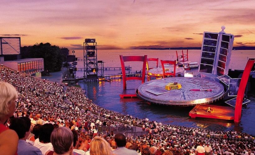 Entelektüel Seyahat : Dünyaca Ünlü Tiyatro Sahneleri