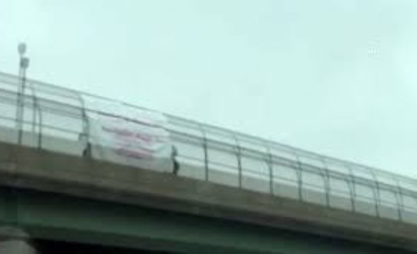 ABD'de Türk vatandaşı, Ermenilerin astığı afişi polise şikayet ederek kaldırttı