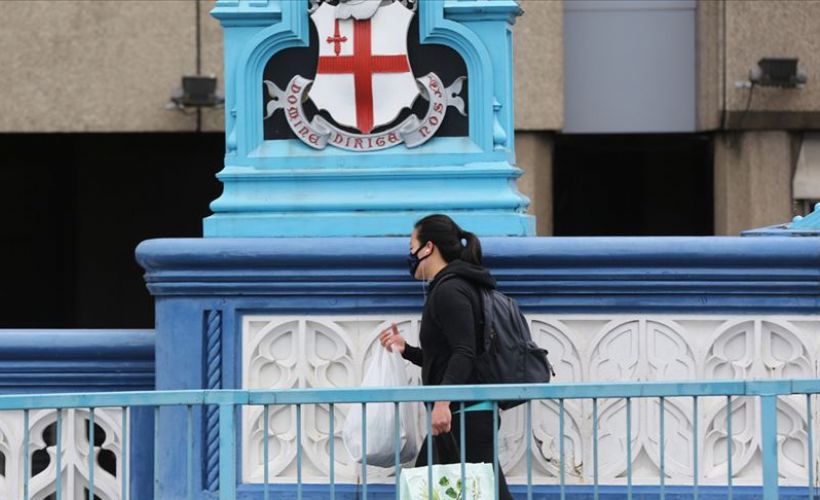 İngiltere'de virüsten ölü sayısı zirve yaptı