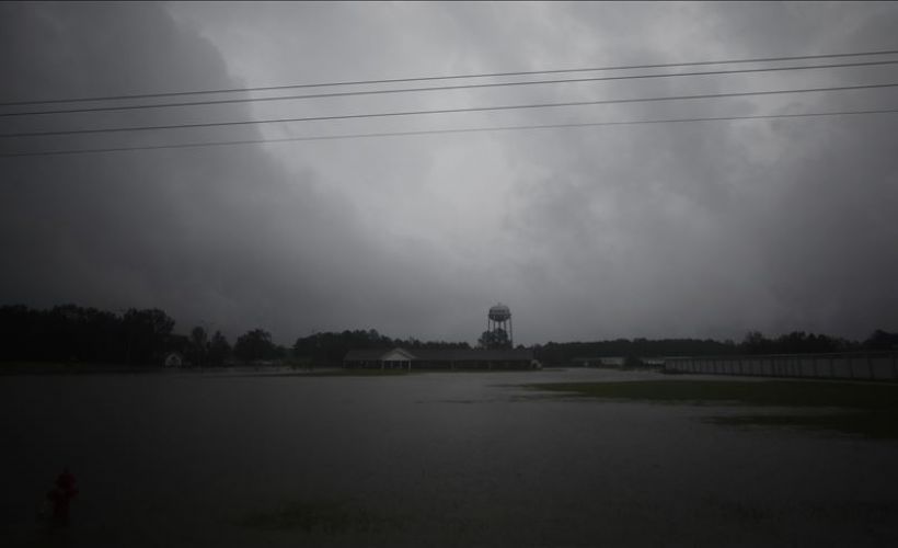Kasırgaya dönüşerek ABD kıyılarını vuran Zeta, 3 can aldı