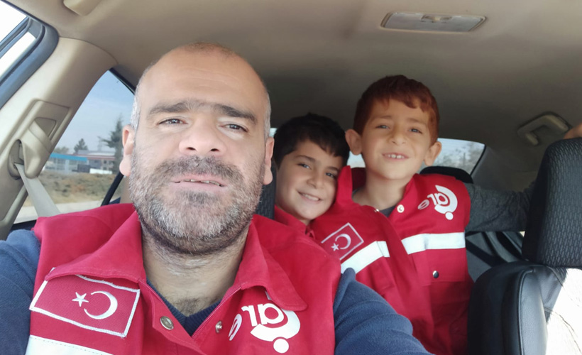 Elâzığ’da Minik Çare Gönüllüleri Oyuncak ve Gıda Yardımı Dağıttı