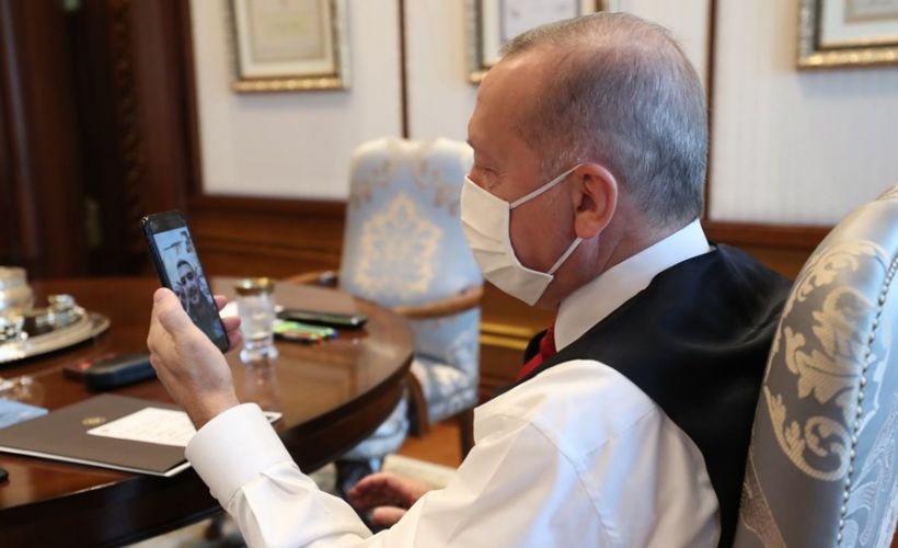 Erdoğan, Viyana'daki saldırıda yaralananların yardımına koşan Türklerle görüştü