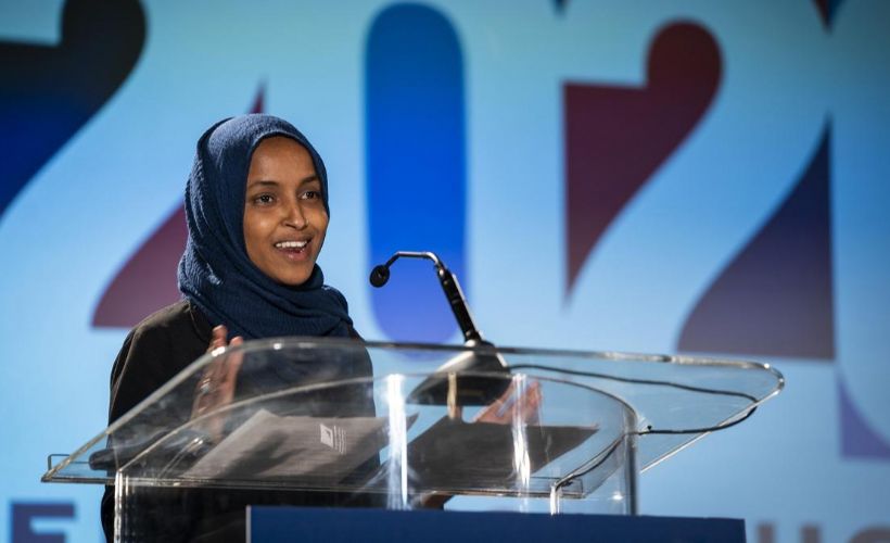 ABD'nin ilk kadın Müslüman vekillerinden İlhan Omar yeniden seçildi