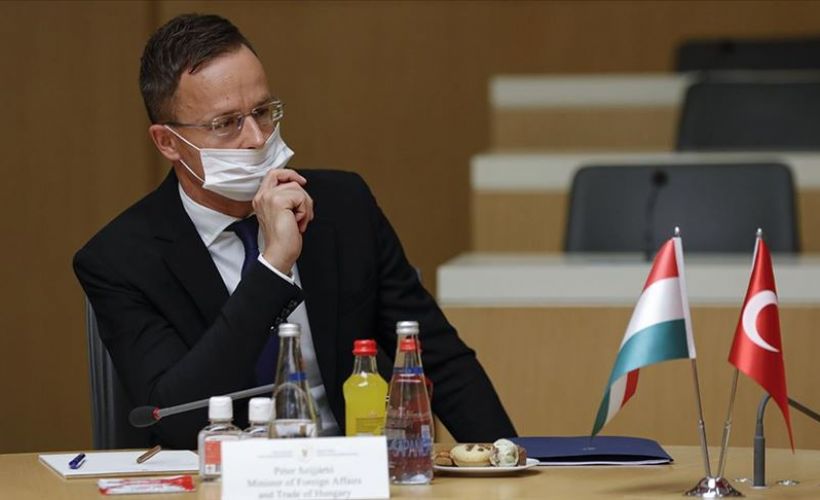 Macaristan Dışişleri Bakanı'nın Kovid-19 testi pozitif çıktı