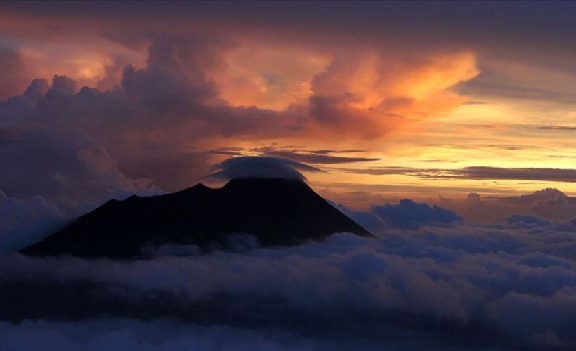 Endonezya'da Merapi Yanardağı için alarm seviyesi yükseltildi