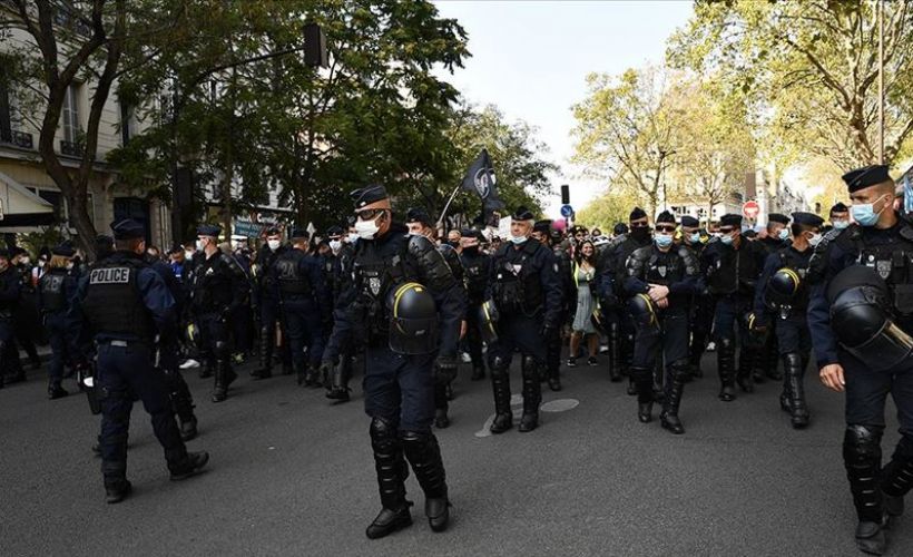 Fransa'da lise öğrencileri Kovid-19 protestolarını sürdürüyor