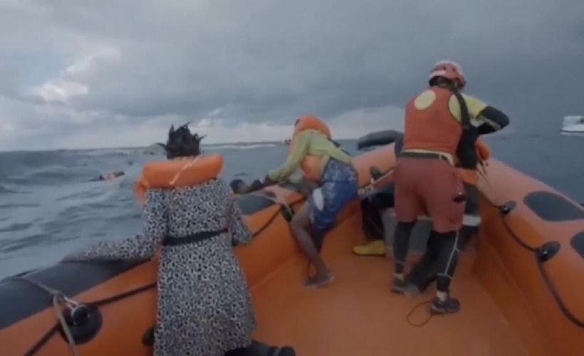 Libya açıklarında facia; 74 göçmen boğularak can verdi