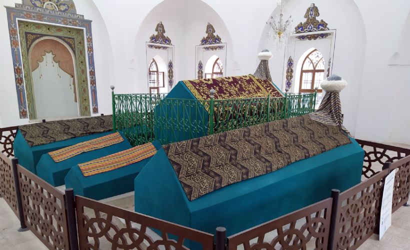 6 asırlık türbe ilk günkü ihtişamına kavuştu