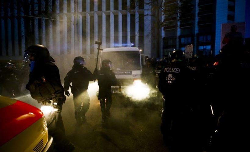 Almanya'da Kovid-19 protestosuna polis müdahale etti