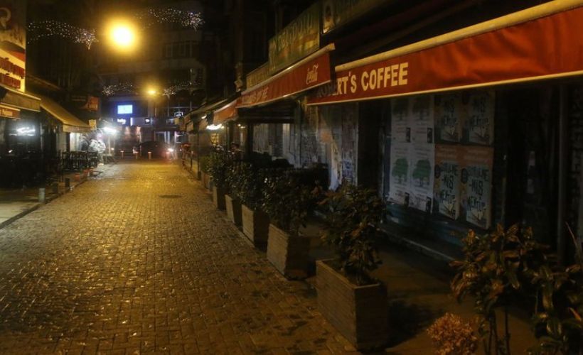 Restoran, AVM ve halı sahalar için yeni kısıtlamalar