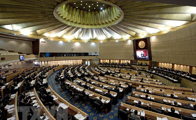 Tayland'da anayasal reform tasarıları mecliste onaylandı