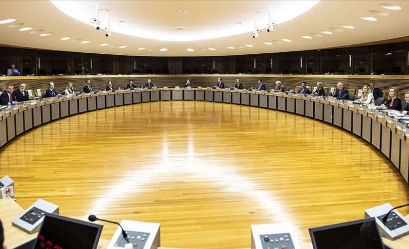 Brexit müzakerelerine Kovid-19 nedeniyle zorunlu ara