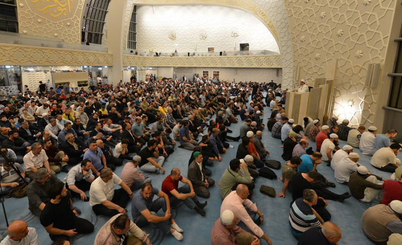 İçişleri Bakanlığı'ndan cuma namazı kararı