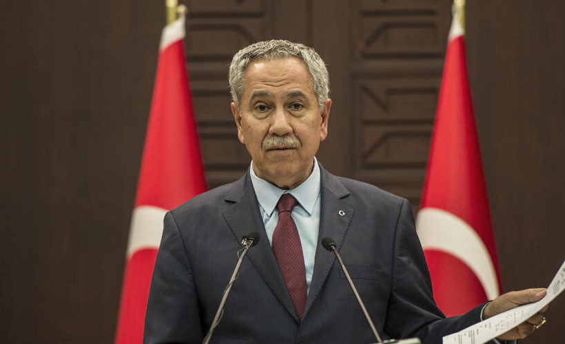 Bülent Arınç istifa etti