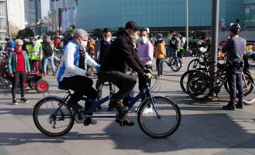 Barikatsız bir dünya için pedallar döndü.