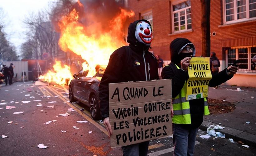 Fransa'da güvenlik yasa tasarısının protesto edildiği gösterilerde şiddet olayları yaşandı