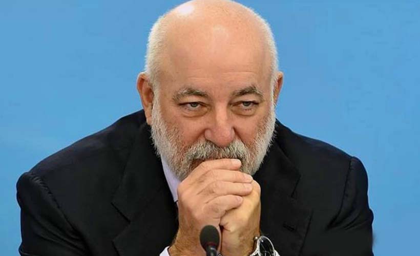 Bankada 1 milyar frangı var, 1 frank bile çekemiyor