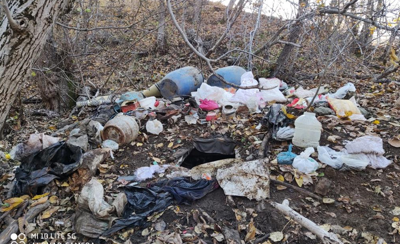 Bingöl'de 6 depo ve 7 sığınakta 135 kg esrar ele geçirildi