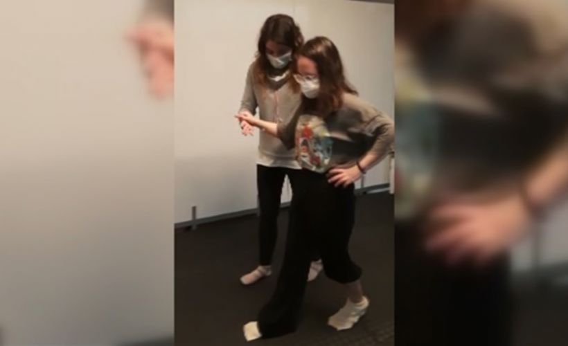 İzmir depreminde 17 saat sonra enkazdan çıkarılan İnci Okan'dan ilk adım